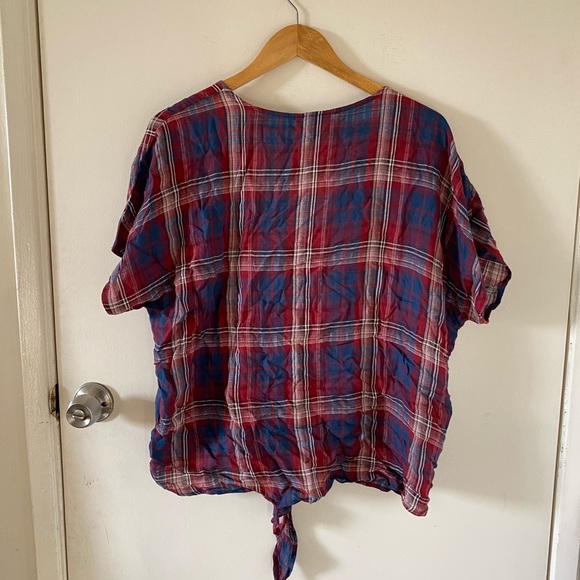 Universal Thread Co. tie-front button down - Picture 2 of 3